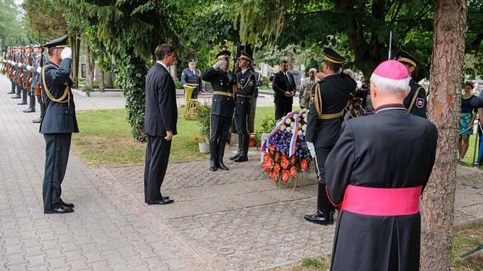 Ob 70. obletnici konca II. svetovne vojne je predsednik Pahor poloil venec k Lipi sprave, nadkof Zore pa je ob tem opravil molitev za vse rtve vojne in povojnega nasilja